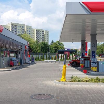 Ogrodzenie akustyczne myjnia bezobsługowa na stacji benzynowej