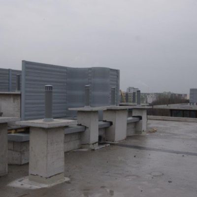 Obudowa akustyczna na dachu Powiśle Park Warszawa