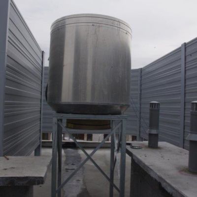 Obudowa akustyczna na dachu Powiśle Park Warszawa