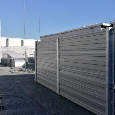 Obudowa akustyczna na dachu wieżowca Złota 44 Warszawa