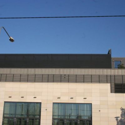 Obudowa akustyczna na dachu DoubleTree by Hilton Hotel & Conference Centre Warszawa