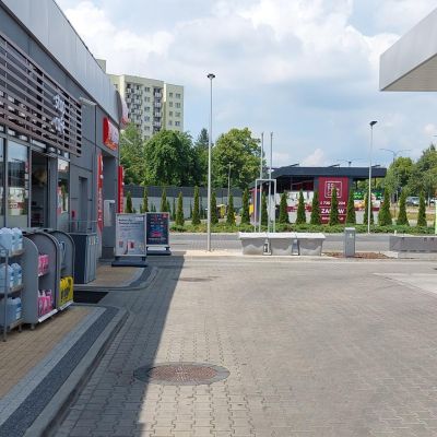 Ogrodzenie akustyczne myjnia bezobsługowa na stacji benzynowej