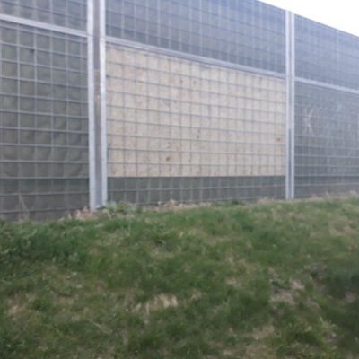 Usterki i wady ekranów typu "zielona ściana"