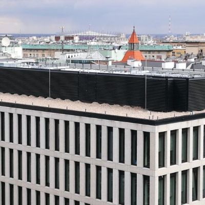 Obudowa akustyczna na dachu Hala Koszyki Warszawa