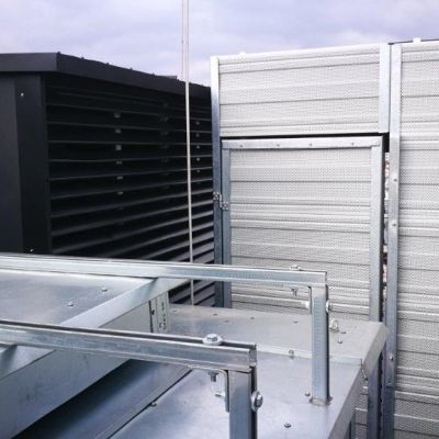 Obudowa akustyczna na dachu Hala Koszyki Warszawa