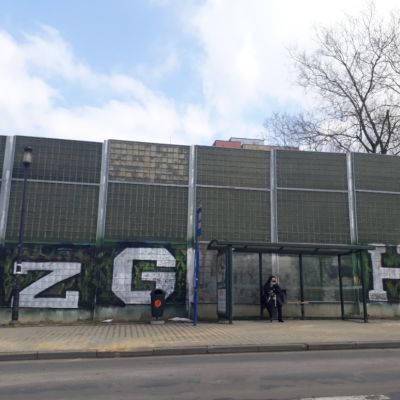 Usterki i wady ekranów typu "zielona ściana"