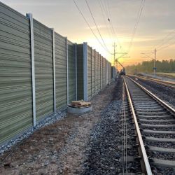 Ekrany akustyczne linia kolejowa Herrljunga Sweden