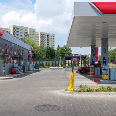 Ogrodzenie akustyczne myjnia bezobsługowa na stacji benzynowej