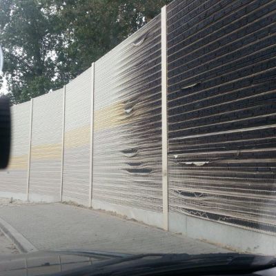 Usterki i wady ekranów plastikowych  - nieodporne na ogień