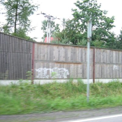 Drogie w eksploatacji drewniane ekrany akustyczne