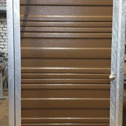 Drzwi do ekranów akustycznych z samozamykaczem