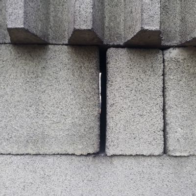 Usterki i wady ekranów betonowych