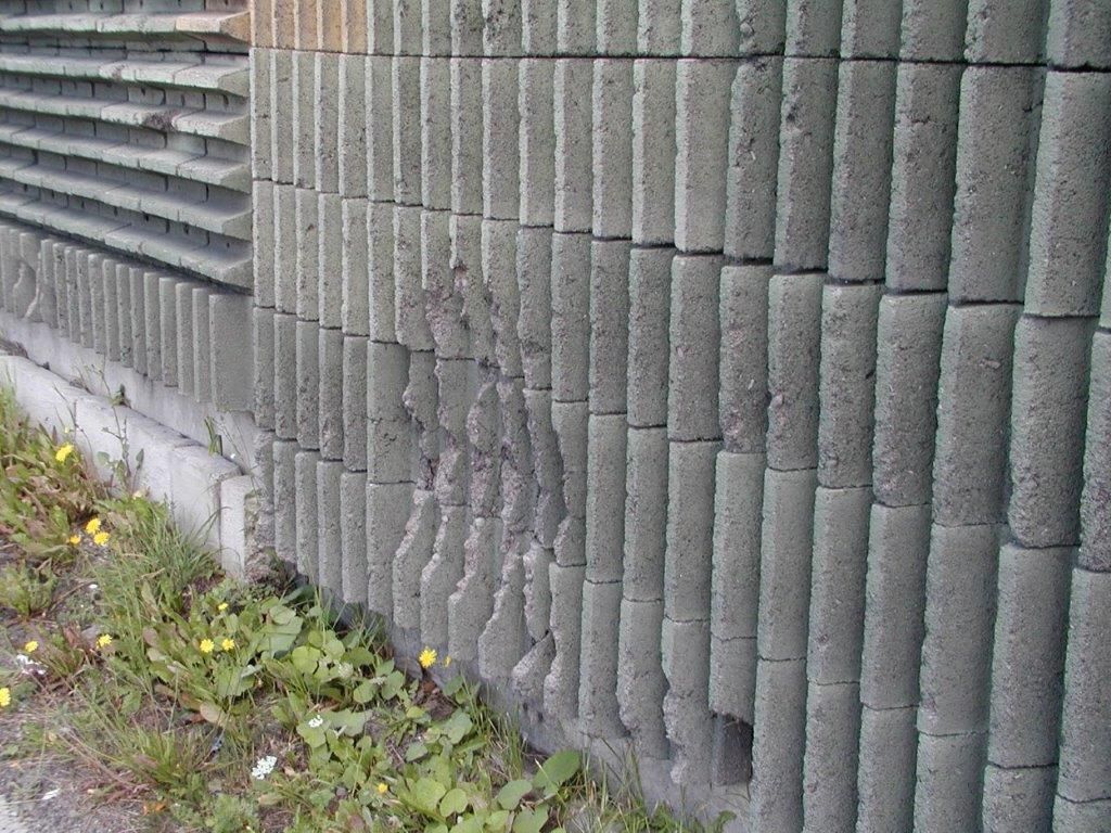 Usterki i wady ekranów betonowych