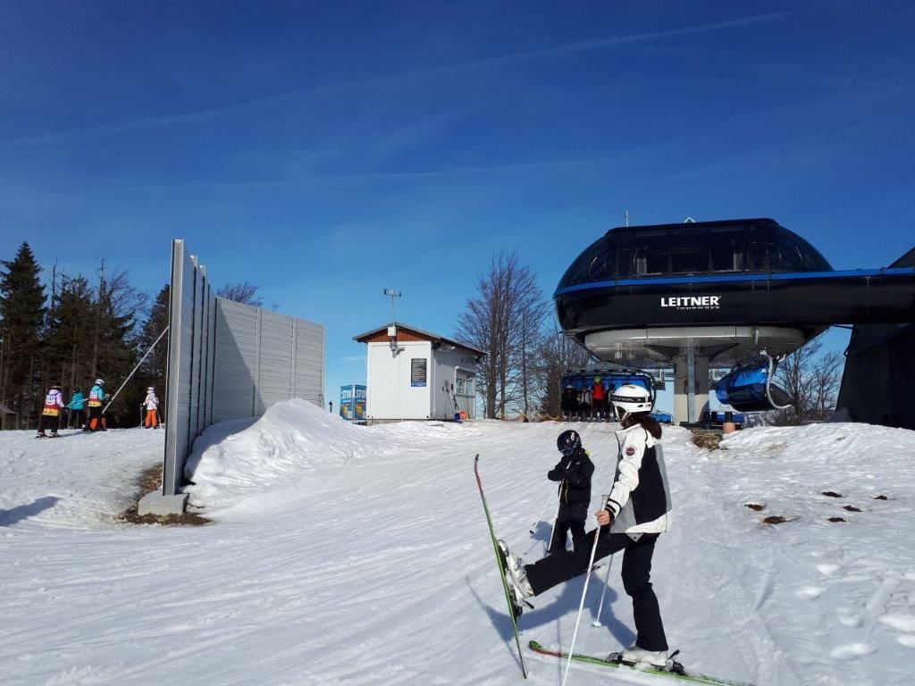 Obudowa akustyczna - stacja narciarska